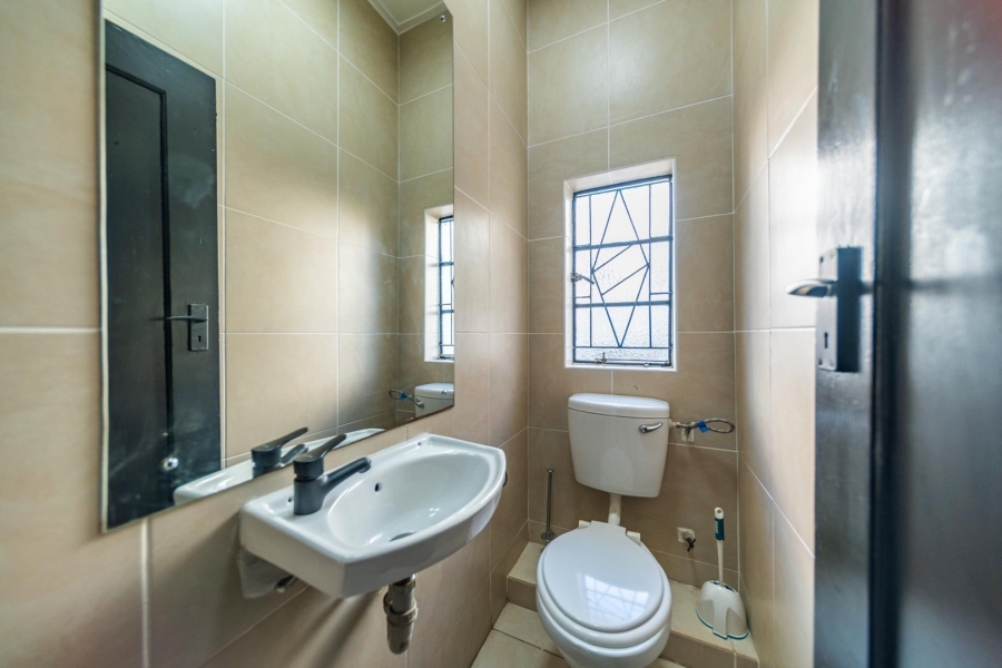 To Let 2 Bedroom Property for Rent in La Colline Western Cape